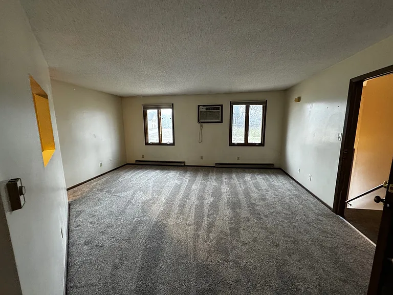 603 S Hennepin Ave #6 — Photo 3