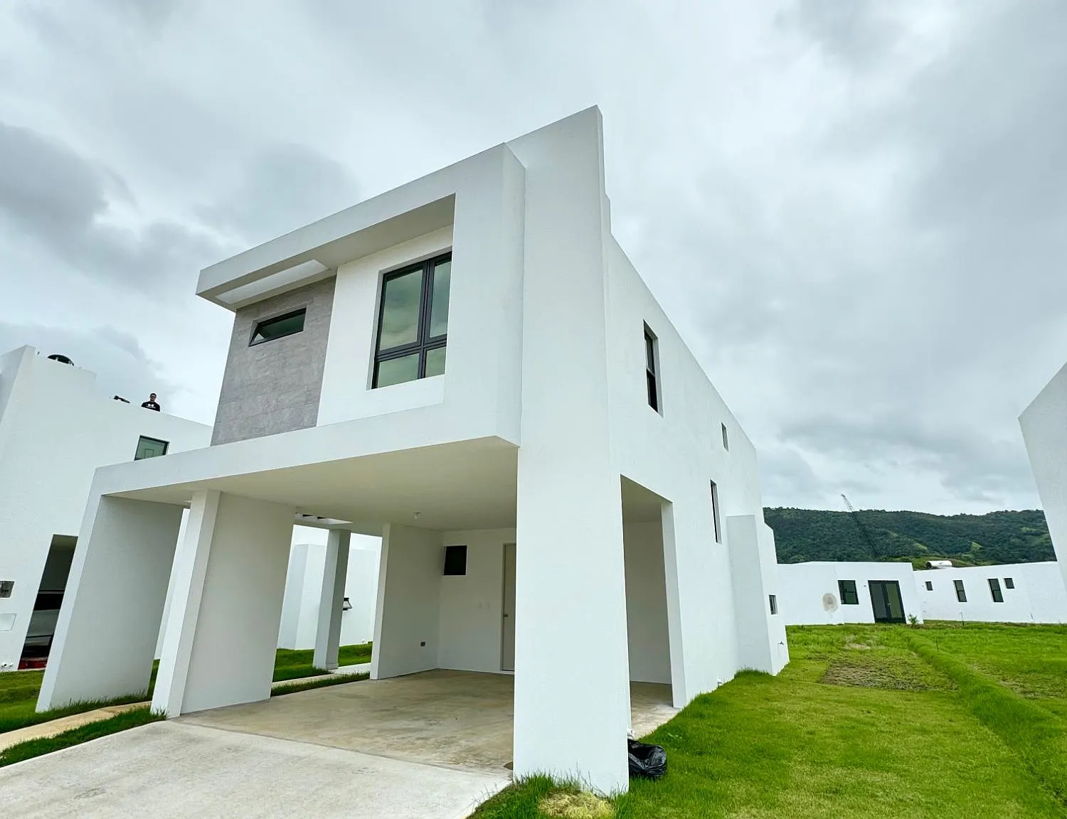 4 bed, 2.5 bath, 2091 sqft, $2,700 — Photo 3