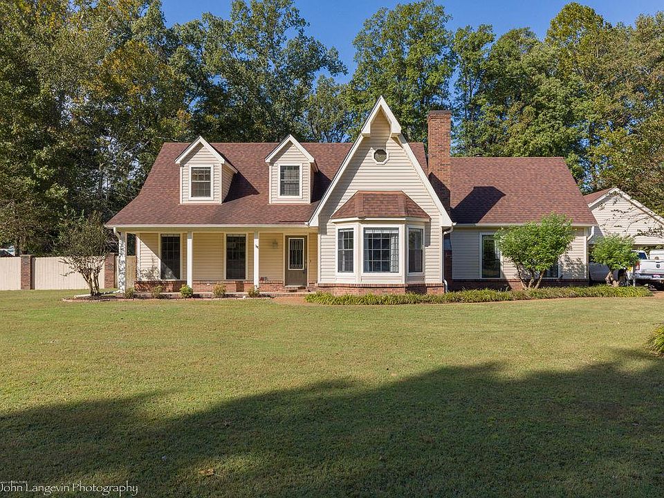 1st image of 4895 Jonathan Dr