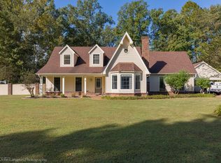 4895 Jonathan Dr, Horn Lake, MS 38637
