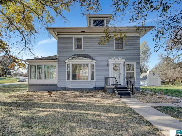 535 Illinois Pl, Palmyra, NE 68418