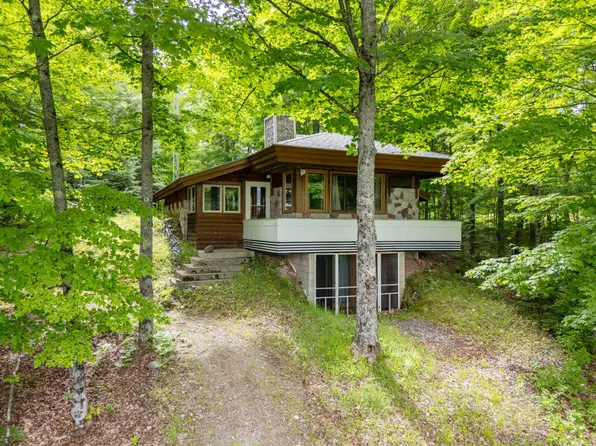 105 N Hagerman Lake Rd, Iron River, MI 49935