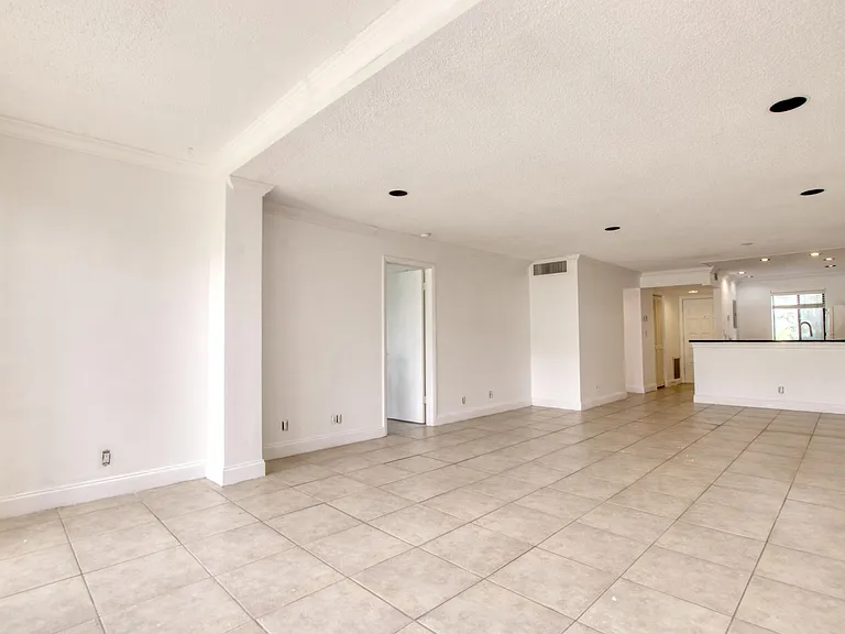 4489 Luxemburg Ct #101 — Photo 7