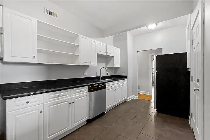 2119 N Campbell Ave #3F — Photo 3