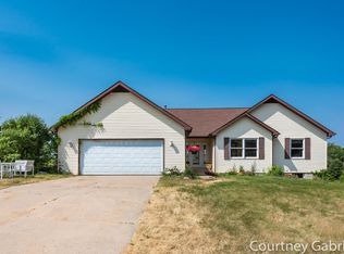 10781 Crestway Dr NE, Rockford, MI