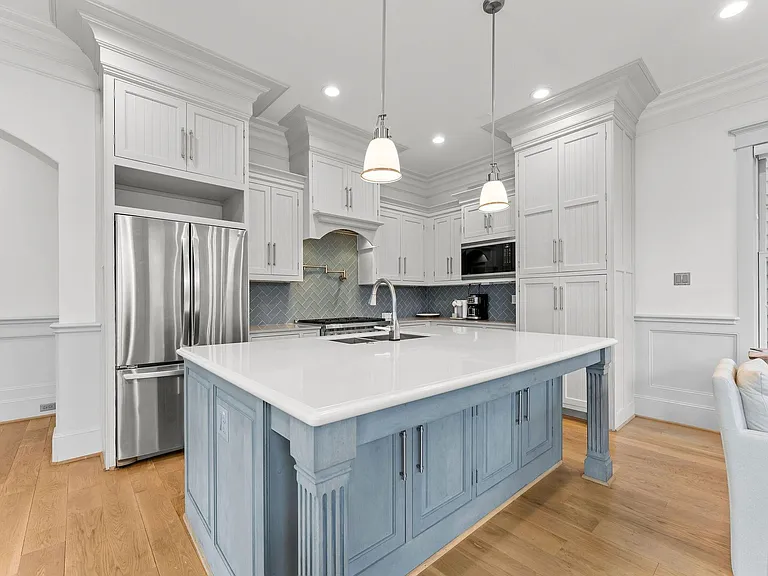 426 Marshall St — Photo 18