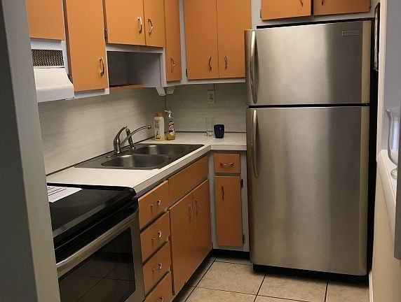 2nd image of 715 NW 30th Ct APT 4