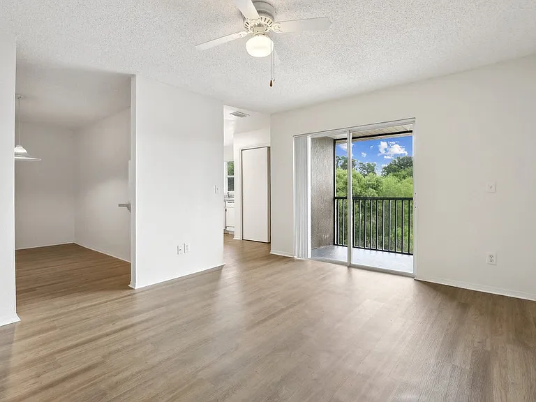 Pasco Woods Apartments — Photo 21