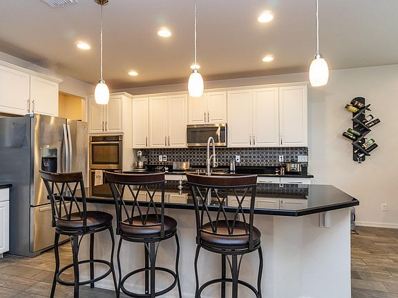 5th image of 2398 W Arroyo Way