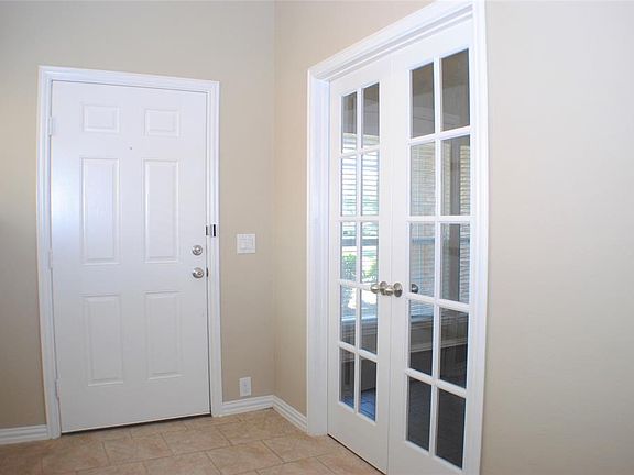 3rd image of 2018 Bluff Hollow Ln