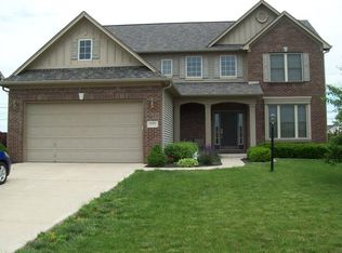 1393 Vinewood Dr, Greenwood, IN 46143