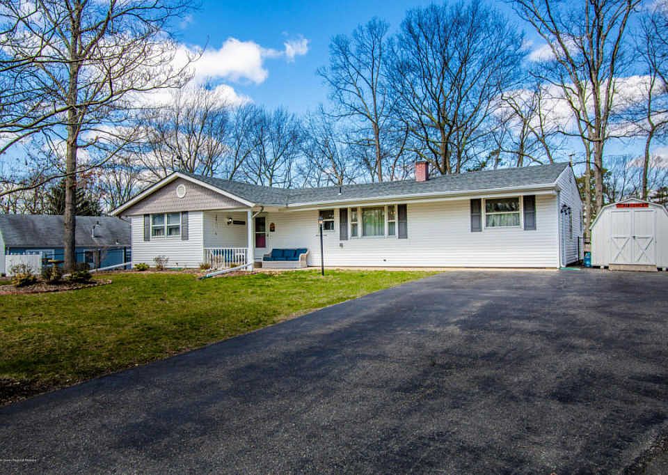 1st image of 1088 Wake Forest Dr