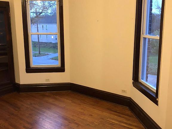 2nd image of 5257 S Emerald Ave