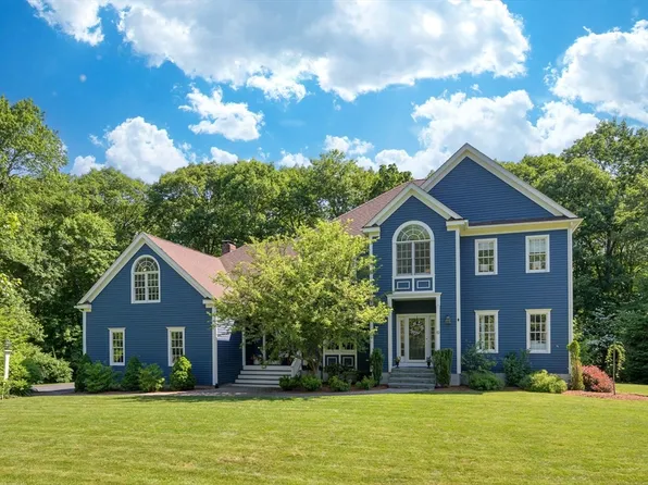 26 Blueberry Ln, Hopkinton, MA 01748