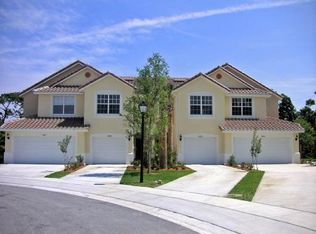 1082 Pinewood Lake Ct, Greenacres, FL 33415