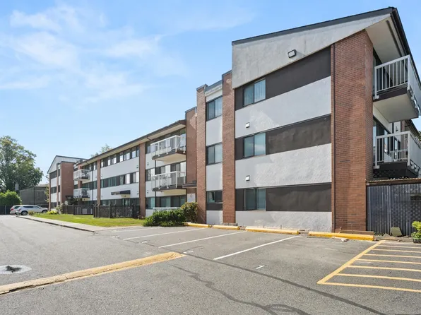 8080 Ryan Rd #303, Richmond, BC V7A 2E4