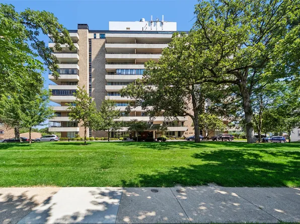3663 Grand Ave #906 & 907, Des Moines, IA 50312