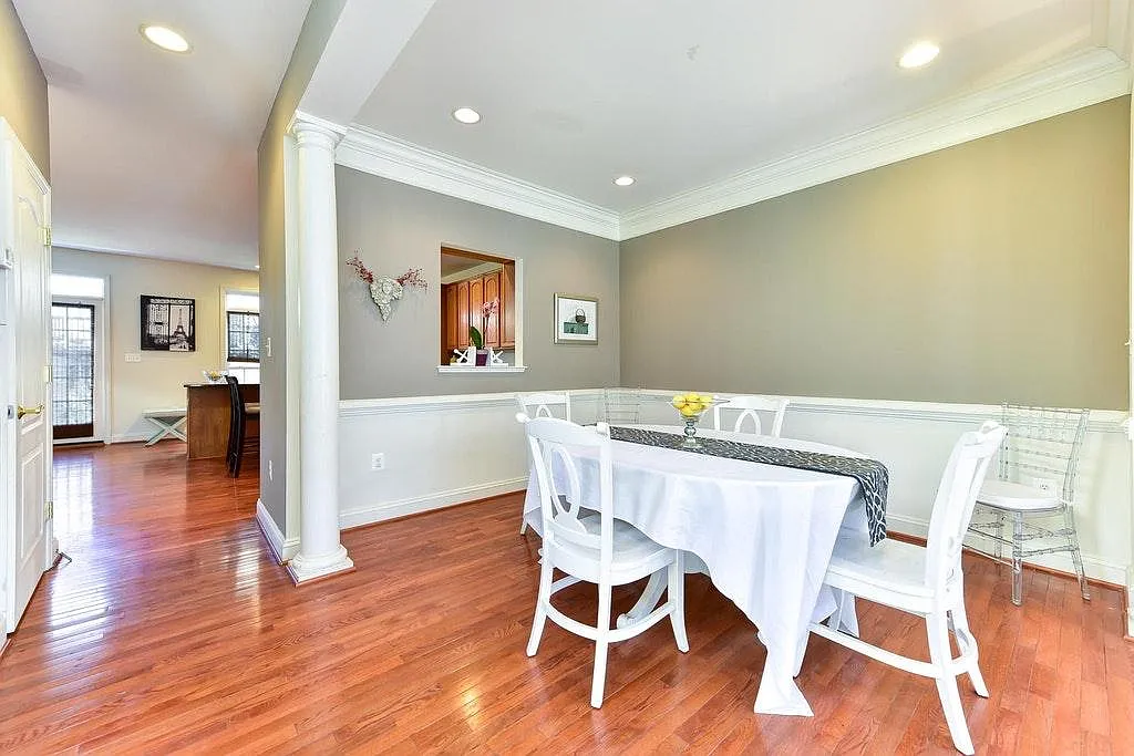 3 bed, 2612 sqft, $3,700 — Photo 4