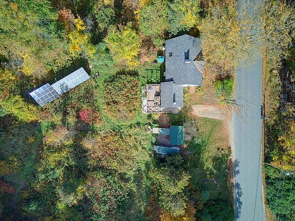 3rd image of 552 Shaker Road