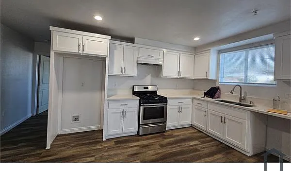 213 W 43rd St — Photo 21