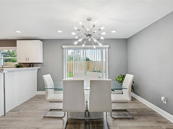 4th image of 10901 Willowbrae Dr