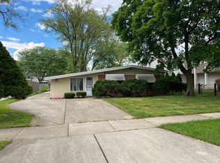 4716 Laurel Ave, Glenview, IL 60025