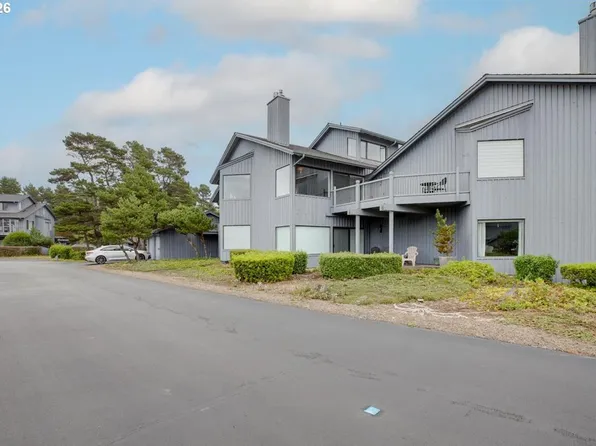 4175 N Highway 101 APT M2, Depoe Bay, OR 97341