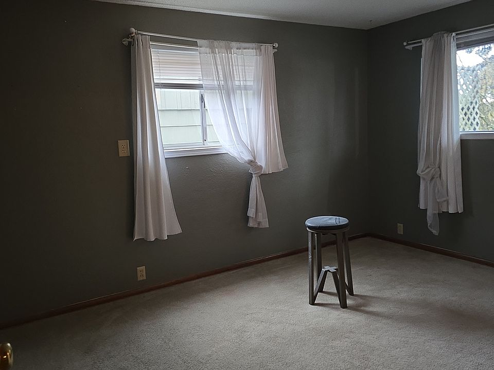 2nd image of 720 S Huson St #3