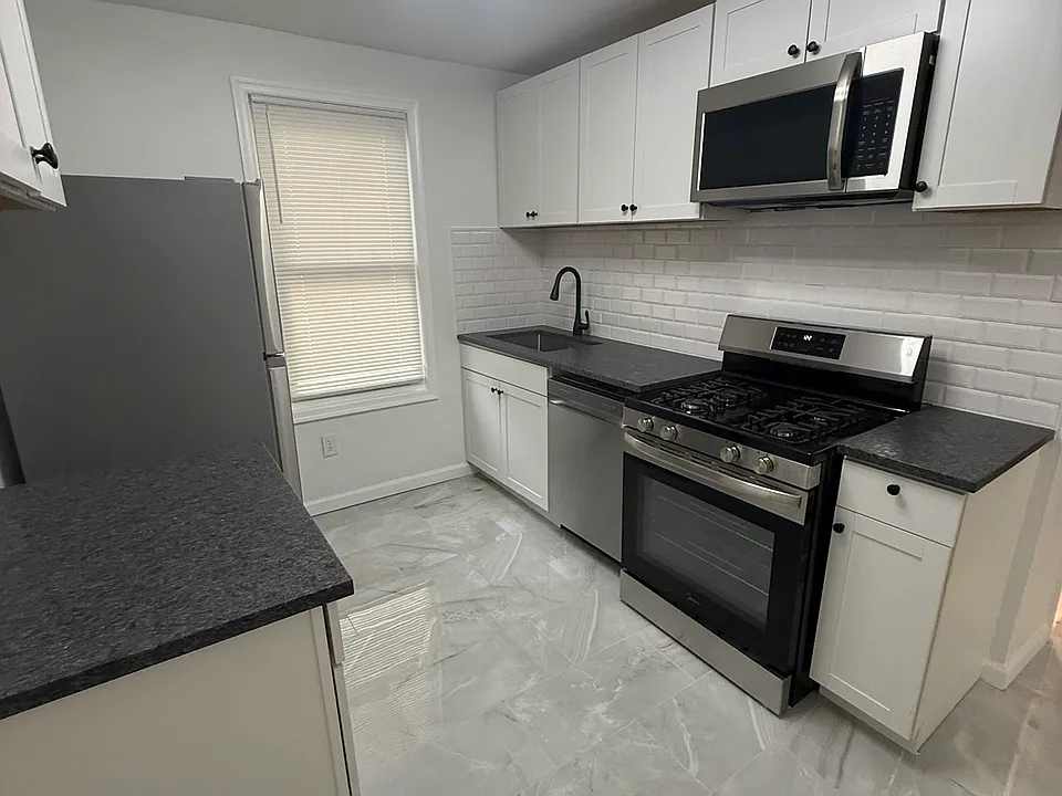 34 Fenner Ave #2