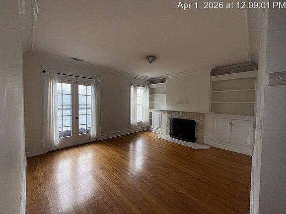 4th image of 454 W Roslyn Pl #3W