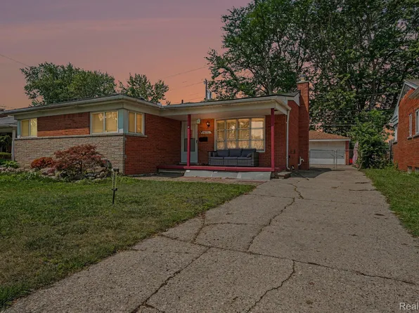 26751 Newport Ave, Warren, MI 48089