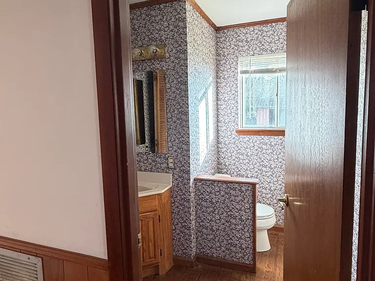 9616 Brewer Dr — Photo 32