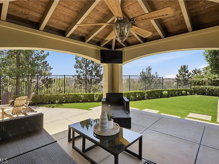17 Sandalo Ct — Photo 39