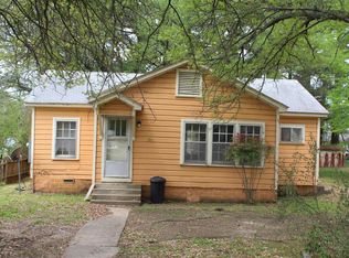 606 Johnson St, Hope, AR 71801