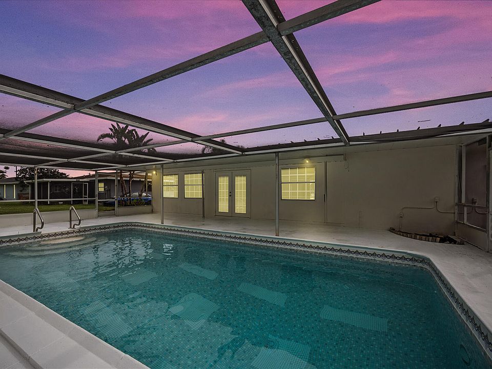1st image of 106 NW Airoso Boulevard