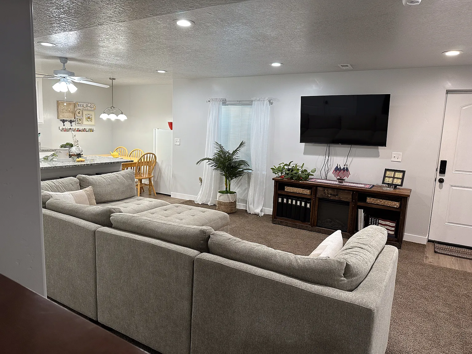 3 bed, 1200 sqft, $1,850 — Photo 3