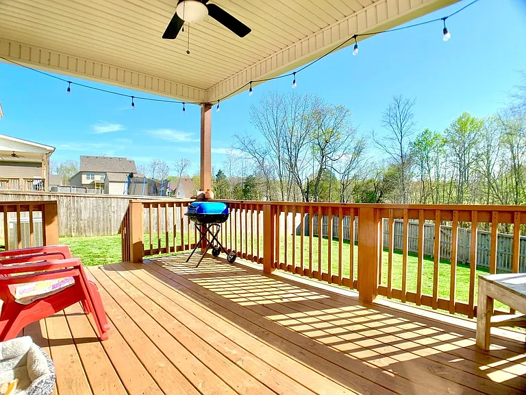 214 Penelope Ln — Photo 36
