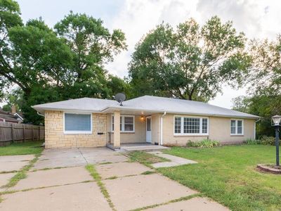 730 Morningside Dr, Salina, KS, 67401