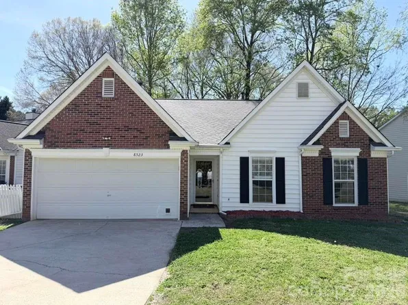 8523 Boxford Ct, Charlotte, NC 28215