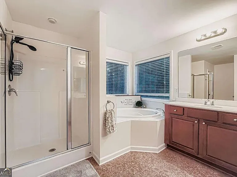 1240 Grayson Oaks Dr — Photo 10