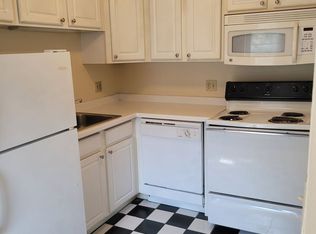 1237 N Cass St #203, Milwaukee, WI 53202