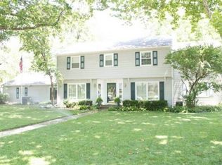 1900 SW Westwood Dr, Topeka, KS 66604