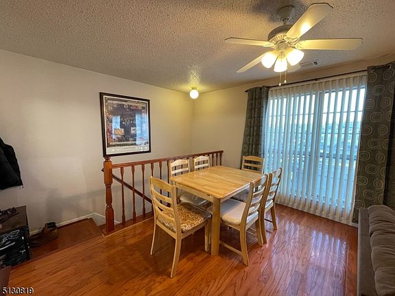 5th image of 51 Howard Ct #706