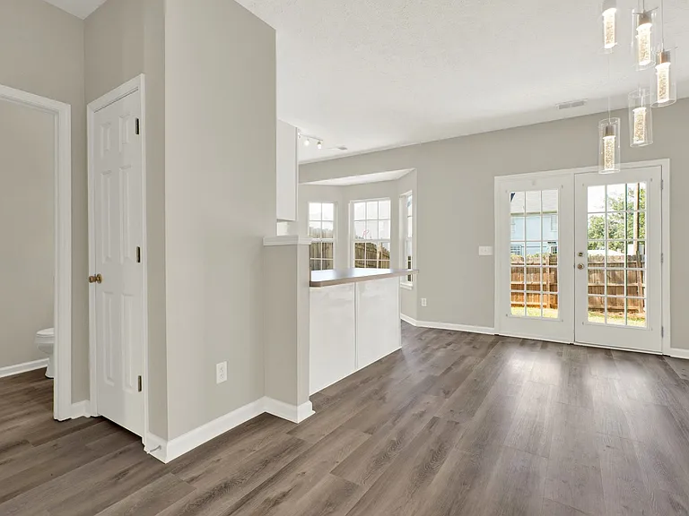 87 Benfield Cir — Photo 9