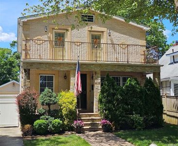 80-18 261st Street, Glen Oaks, NY, 11004