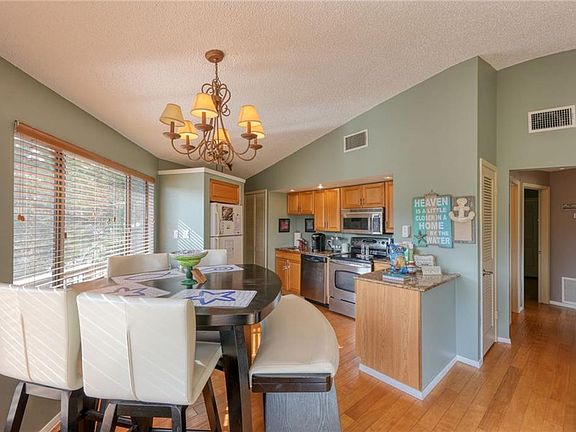 5th image of 112 Star St #15