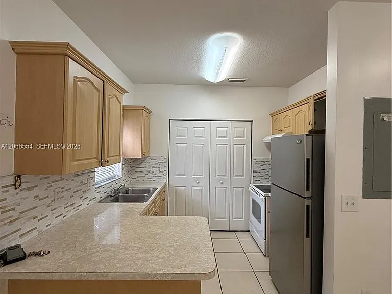 761 NW 24th Ct #761 — Photo 2