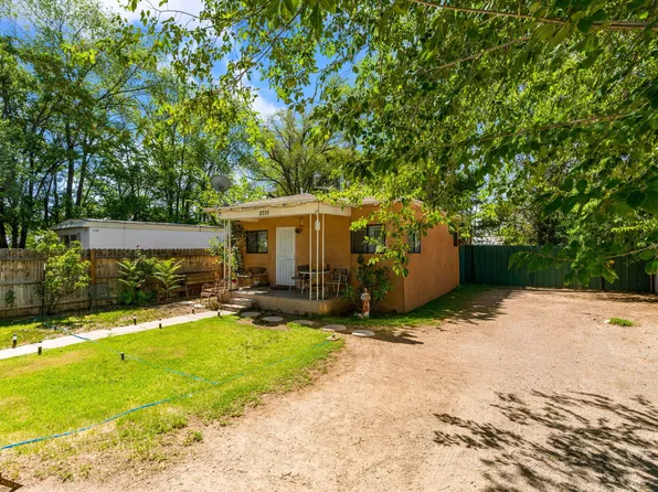 2706/2710 Granada Rd SW, Albuquerque, NM 87105