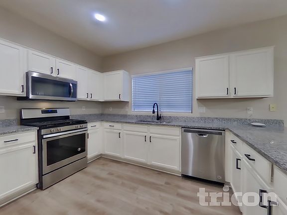 5th image of 13038 W Aster Dr