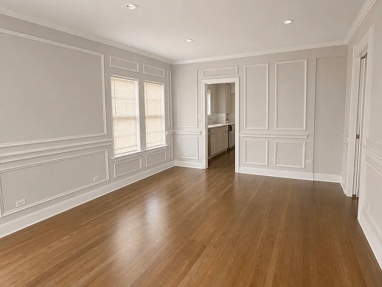 162 N Riverside Dr — Photo 3
